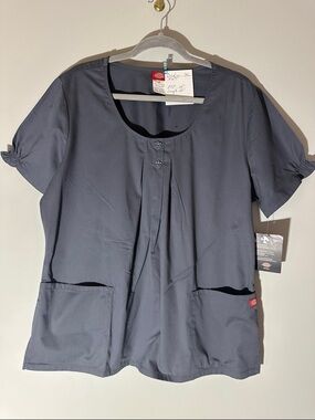 Dickies Women’s Dark Navy Short-Sleeve Scrub Tunic